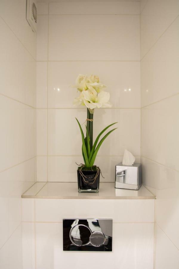 Most Central Luxury Apartment - Sleeps 4 & Free Parking! Chester Exterior foto